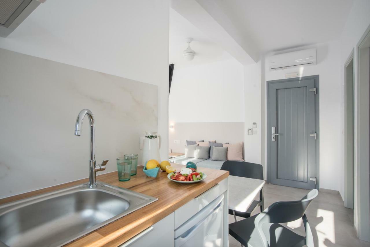פארוס Nautilus Apartments-Suites מראה חיצוני תמונה