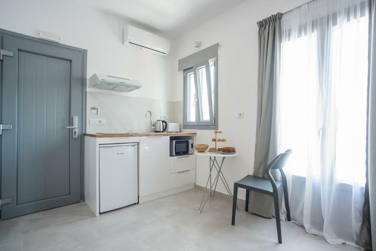פארוס Nautilus Apartments-Suites מראה חיצוני תמונה