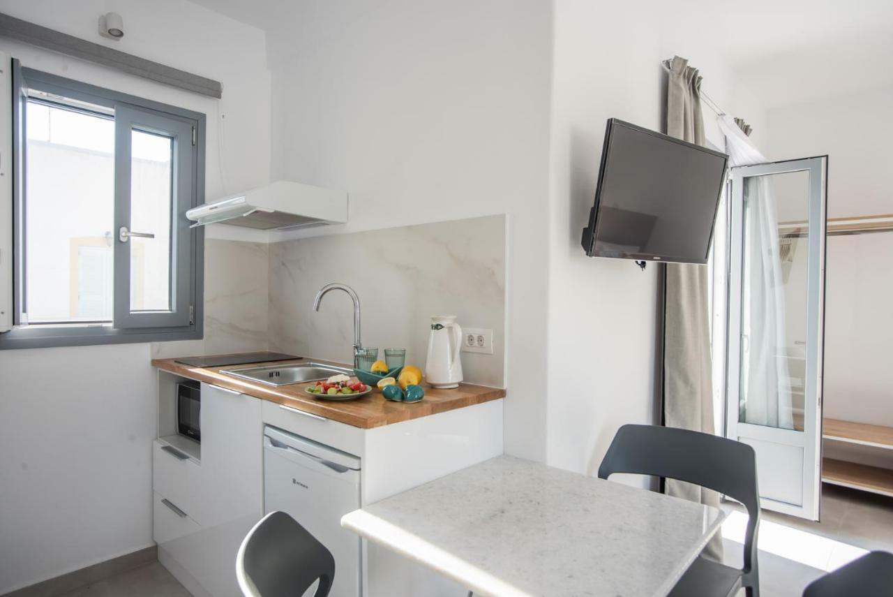 פארוס Nautilus Apartments-Suites מראה חיצוני תמונה